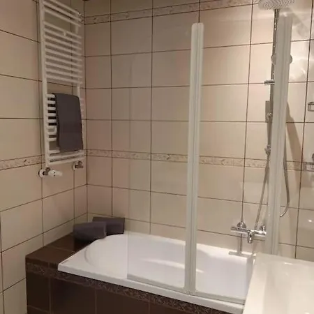 U Oli I Laury Lejlighed